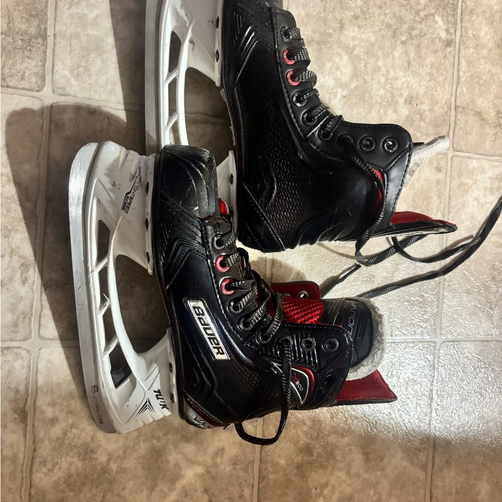 Bauer Vapor Hockey Skates size 3